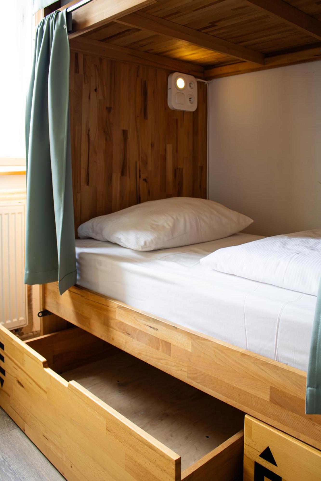 Dream Hostel *
